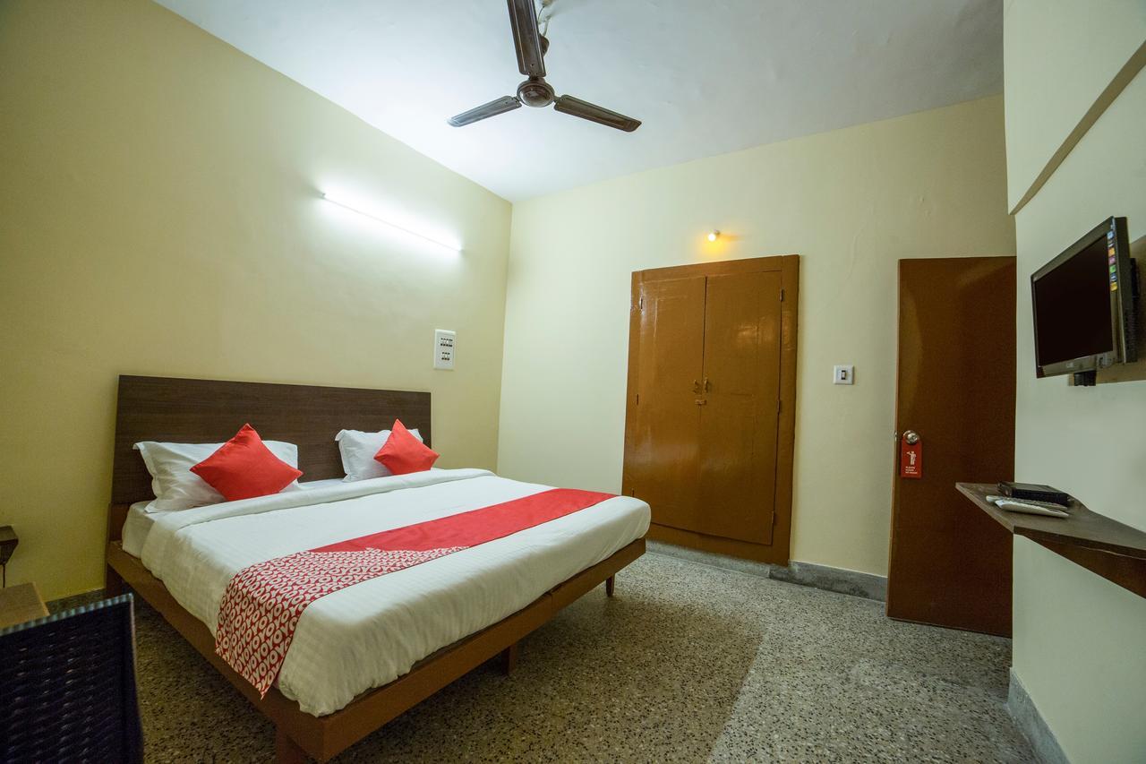 Oyo 13374 Vididhi Hotel Visakhapatnam Exterior photo