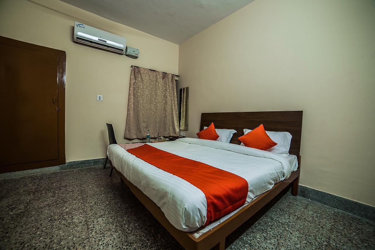Oyo 13374 Vididhi Hotel Visakhapatnam Exterior photo